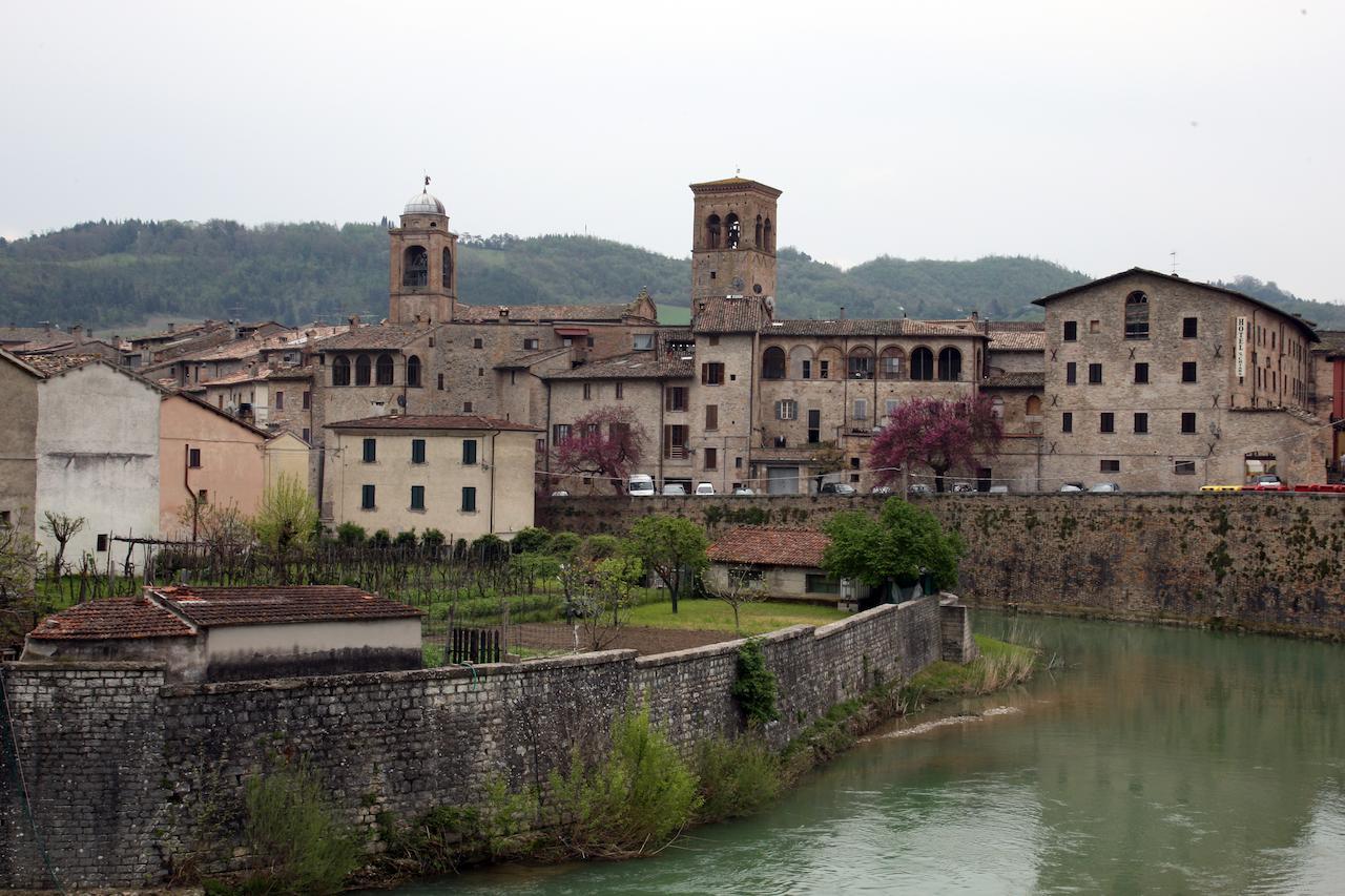 Palazzo Santinelli SantʼAngelo in Vado Exterior foto