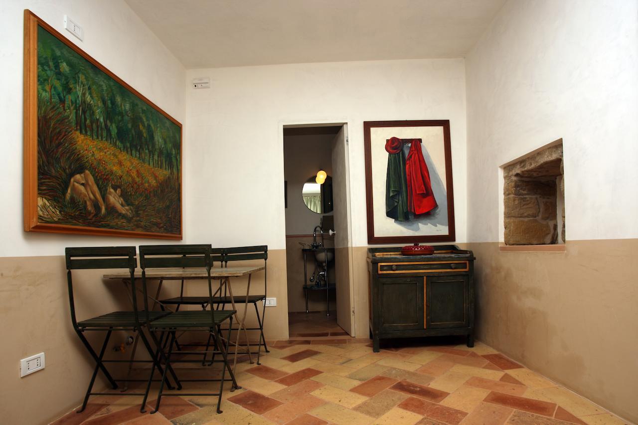 Palazzo Santinelli SantʼAngelo in Vado Quarto foto